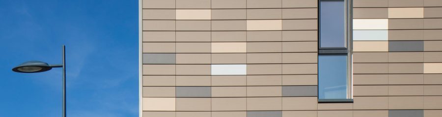 Collective dwelling with 50 housings. 3682 m² SP 5.15 M€ HT. Siding's implementation of 2400 m2. Ilot C9, ZAC du Grand Large - Neptune 59140 DUNKERQUE. Panels Argeton Argelite 200/640 Gris Volcan, Gris minéral, Gris clair, Bleu glacier, Blanc perle.